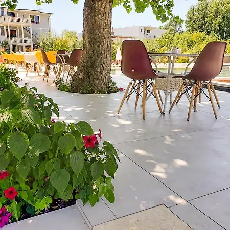 アパートホテル Bora Bora Velipojë