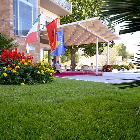 Bora Bora アパートホテル Velipojë