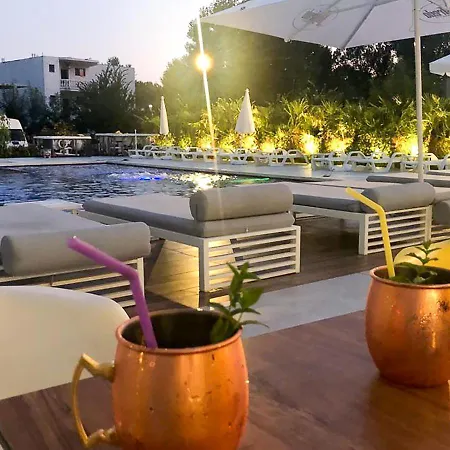 Bora Bora Ξενοδοχείο με διαμερίσματα 4*