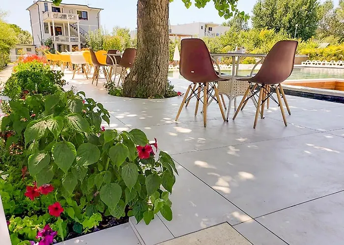 Aparthotel Bora Bora Velipoje